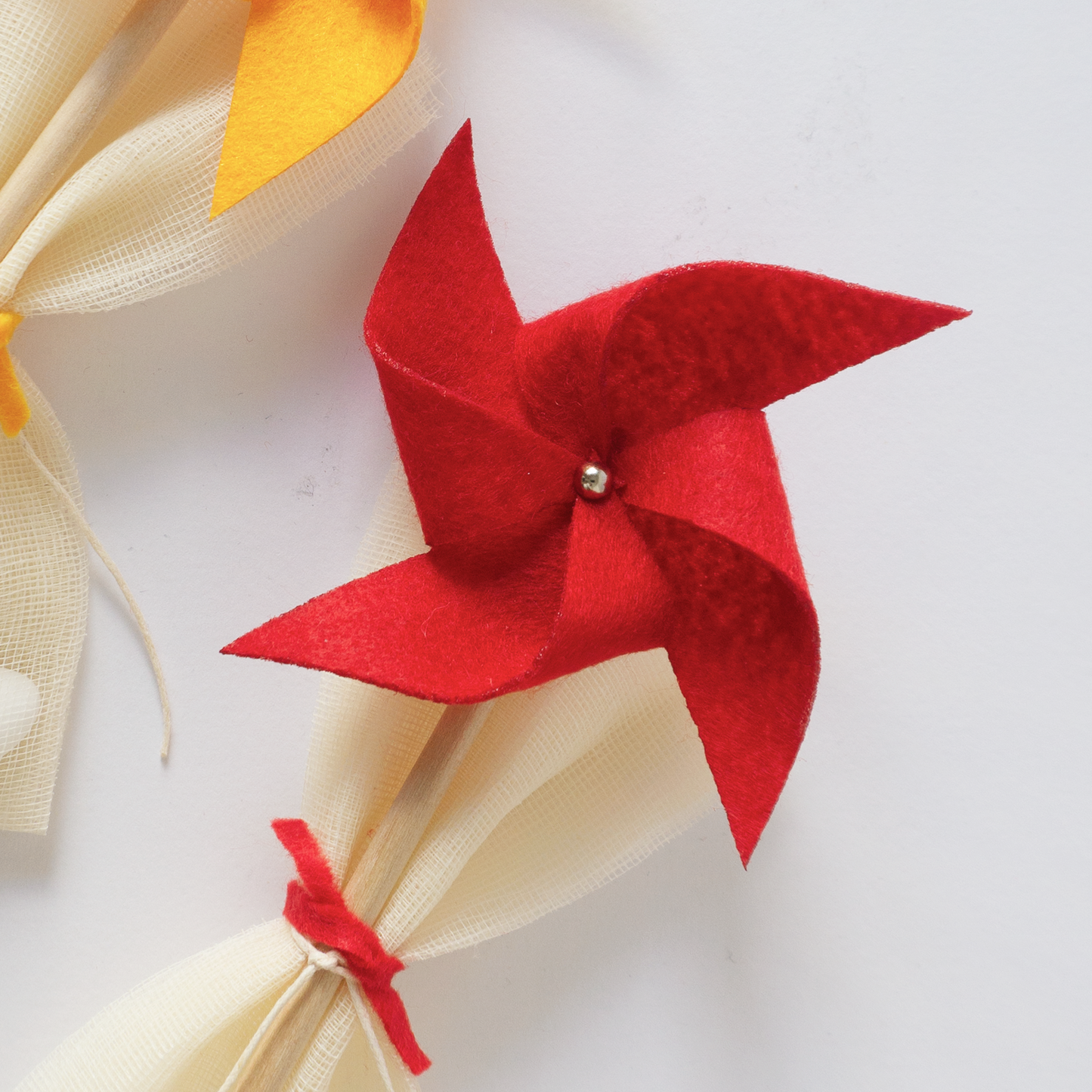 bomboniere red pinwheel 