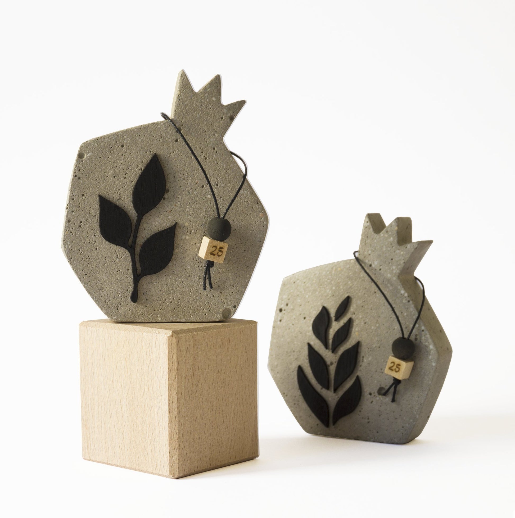 minimal_christmas_charm_2026